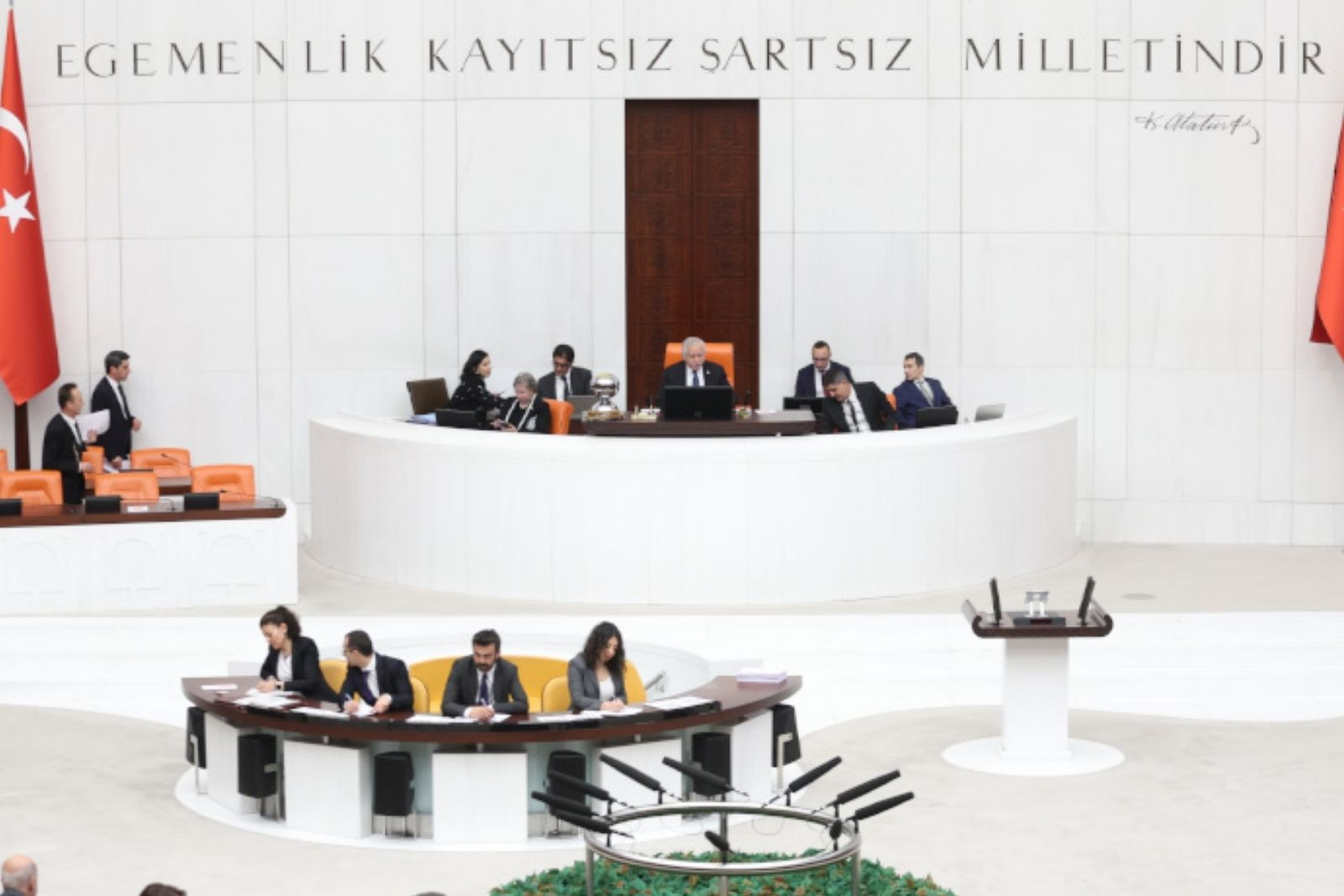 Ekonomiye ilişkin düzenlemeleri de içeren kanun teklifi TBMM Genel Kurulunda kabul edildi